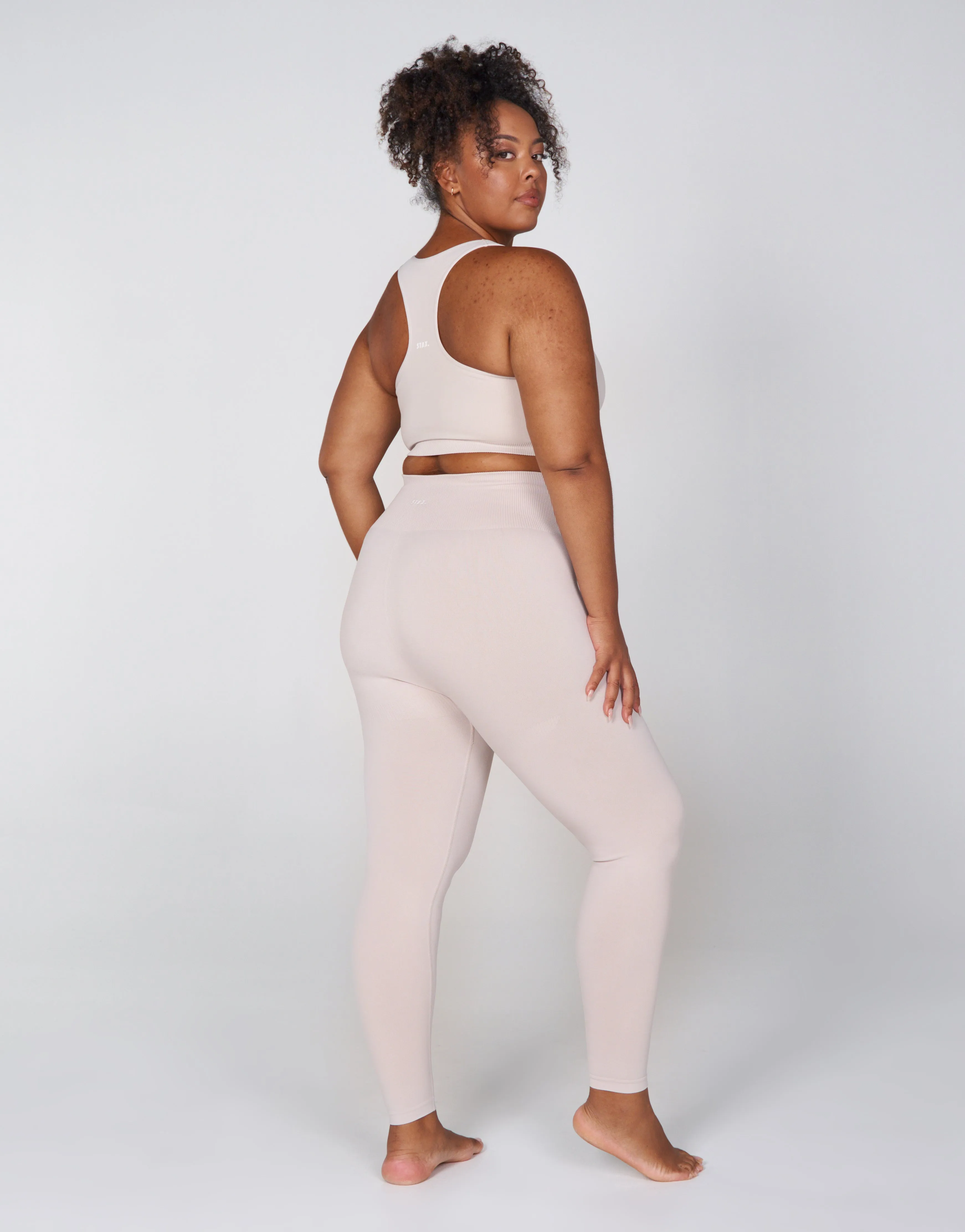 Premium Seamless Favourites Racer Crop - Bone